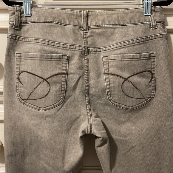 Euc Chico’s platinum jeans - Picture 7 of 12